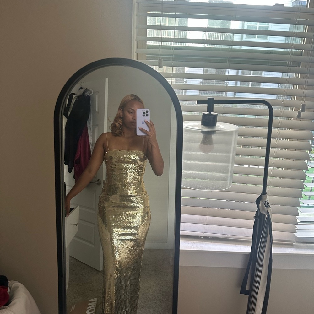 Elegant Gold Sequin Dress